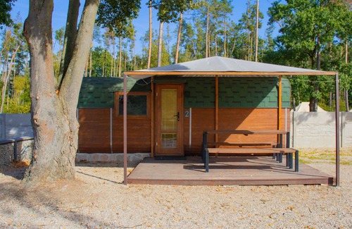 Hradec Kralove House | Lovely apartment in villa for 4 people with WIFI, A/C, TV, patio and pets allowed