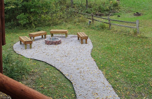 Baraboo Cabin | Lovely Devils Lake Cabin Baraboo Dells Huge Yard Skiing Best Location!
