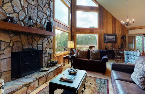 Morganton Cabin | Lovely dog-friendly cabin w/ lots of grassy space for kids + free WiFi & deck!