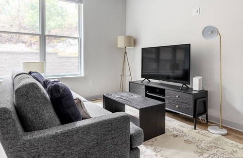 Dorchester Apartment | Lovely Dorchester Studio w/ W/D, by Savin Hill T