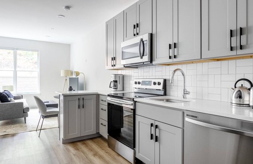 Dorchester Apartment | Lovely Dorchester Studio w/ W/D, by Savin Hill T