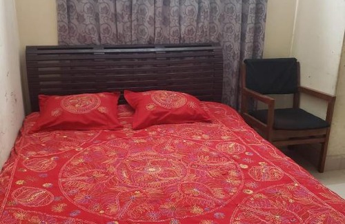 Dhaka House | Lovely double bedroom, next to Dhaka airport please see all pictures