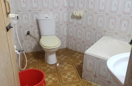 Dhaka House | Lovely double bedroom, next to Dhaka airport please see all pictures