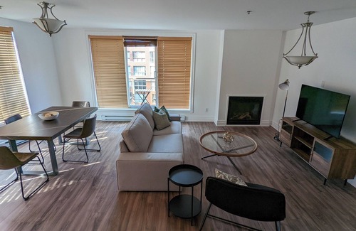 Montreal Apartment | Lovely Downtown 2-bedroom Condo
