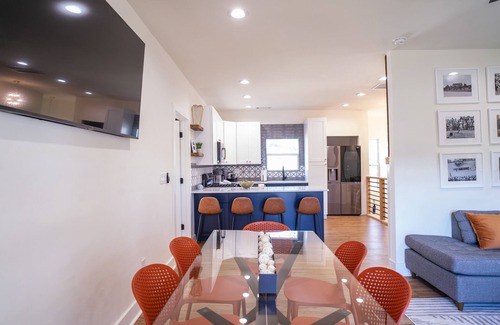 Kirkwood House | Lovely E. Lake 3bd/2bth, walkable to restaurants, parks, E. Lake golf course!