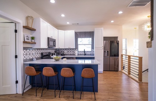 Kirkwood House | Lovely E. Lake 3bd/2bth, walkable to restaurants, parks, E. Lake golf course!