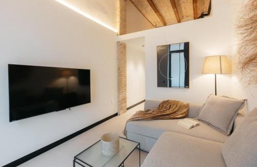 La Roqueta Apartment | Lovely Exclusivity in Valencia Center