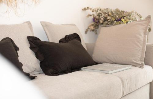 La Roqueta Apartment | Lovely Exclusivity in Valencia Center