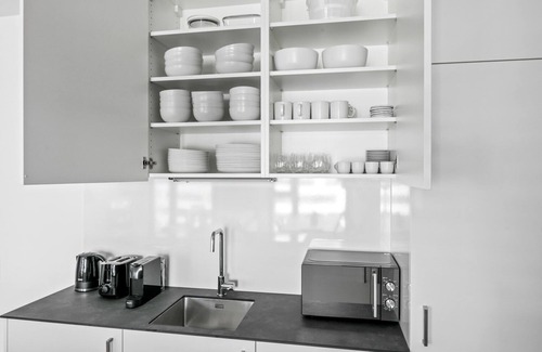 Favoriten Apartment | Lovely Favoriten 3BR w/Roof, Gym & Lounge, 1min to HBF, by Blueground