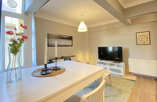 Fatih Apartment | Lovely Flat with Central Location in Fatih
