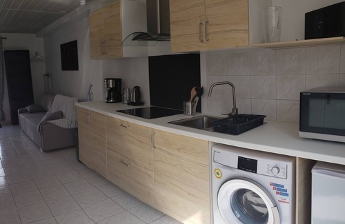 Fouesnant Apartment | LOVELY, FULLY-EQUIPPED STUDIO WITH TERRACE 5 MINUTES' DRIVE FROM THE BEACH