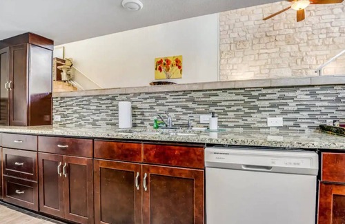 The Hills House | Lovely Gated Community on the Golf Course/w Pooln
