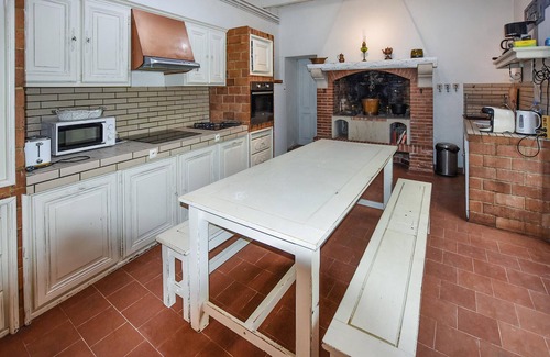 Entraigues-sur-la-Sorgue House | Lovely home in Entraigues-sur-la-Sorg