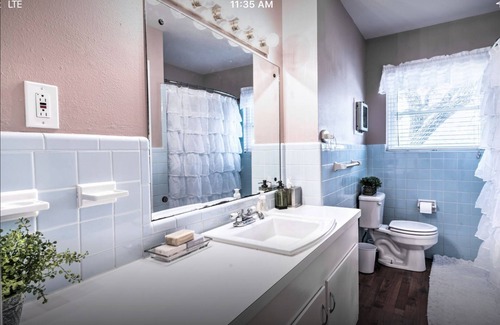 Dripping Springs House | Lovely Hill Country Getaway near wineries, breweries, distilleries and more!