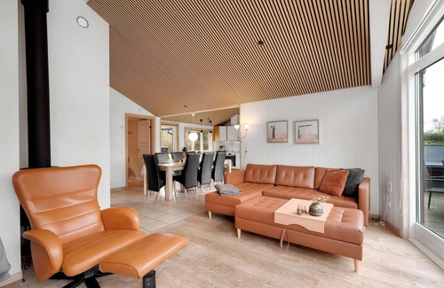 Ringkøbing-Skjern Municipality House | Lovely holiday home with large outdoor spa, indoor spa and sauna close to.