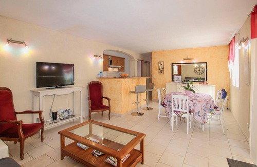 Rousset-les-Vignes House | Lovely home in Rousset les Vignes