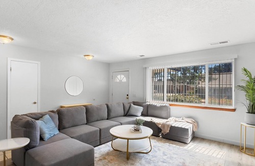 Raynolds Addition House | Lovely Home in Albuquerque's Northeast Heights