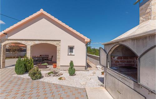 Bristane House | Lovely Home In Bristani Donji With Wifi