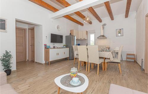 Bristane House | Lovely Home In Bristani Donji With Wifi