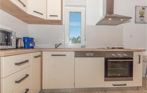 Bristane House | Lovely Home In Bristani Donji With Wifi