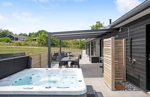 Bønnerup Strand House | Lovely home in Glesborg with sauna