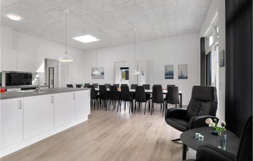 Fjellerup Strand House | Lovely Home In Glesborg With Sauna