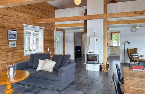 Granna House | Lovely home in Gränna with lake view