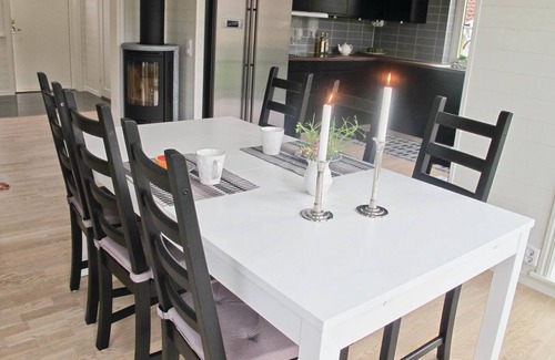 Hamburgsund House | Lovely home in Hamburgsund with WiFi