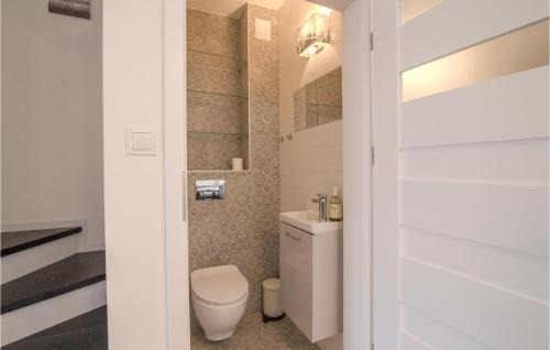 Lisewiec House | Lovely Home In Klodawa With Sauna