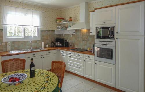 Lamalou-les-Bains House | Lovely Home In Lamalou Les Bains With Wifi