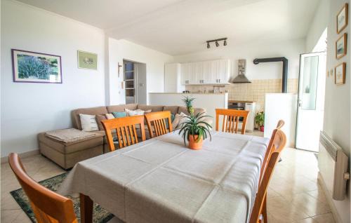 Orasac House | Lovely Home In Orasac With Wifi