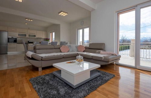 Donji Prolozac House | Lovely home in Prolozac donji