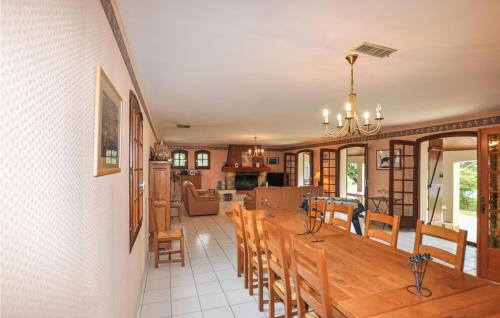 Prades House | Lovely Home In Prades