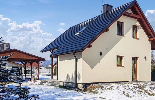 Radziechowy House | Lovely home in Radziechowy with sauna