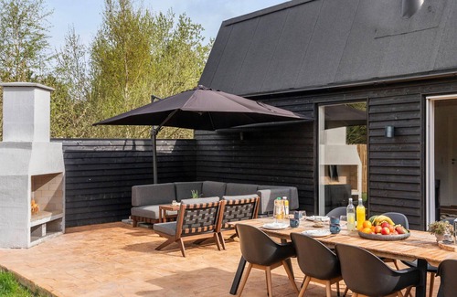 Vaeggerlose House | Lovely home in Væggerløse with sauna