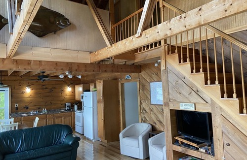 Barndoor Island House | Lovely Home with large deck and beautiful Views of the Lake Big Barndoor Island-