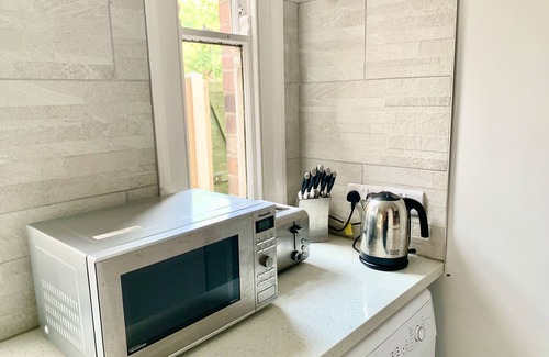 Gedling House | Lovely House with free Parking wifi