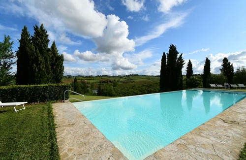 Ponte di Gabbiano Apartment | Lovely apartment for 4 guests with A/C, pool, WIFI, TV, pets allowed and parking, close to Siena