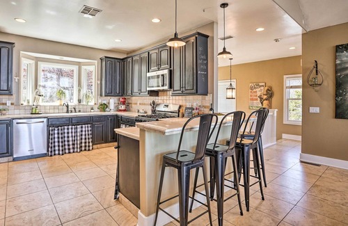 Lake Arrowhead Cottage | Lovely Lake Arrowhead Home w/Private Hot Tub
