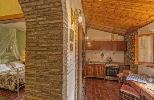 Montaione Apartment | Lovely lodging in Montaione,ground floor,private terrace,Pool,Wi-Fi, sleeps 3