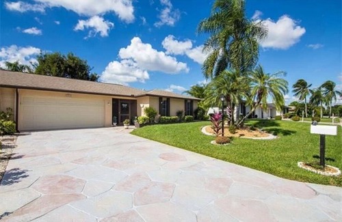 Biggar Villa | Lovely luxury villa, golf, shopping, dining, beaches and spring training