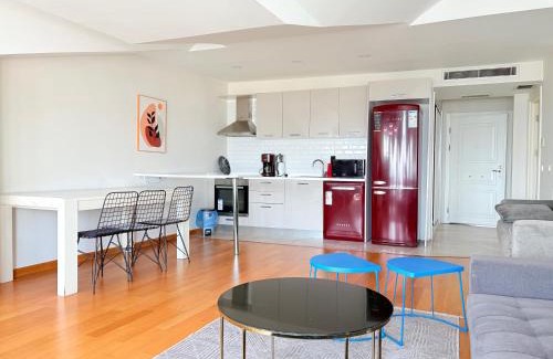 Gumussuyu Mahallesi Apartment | Lovely Penthouse, Sea View&Terrace in Taksim