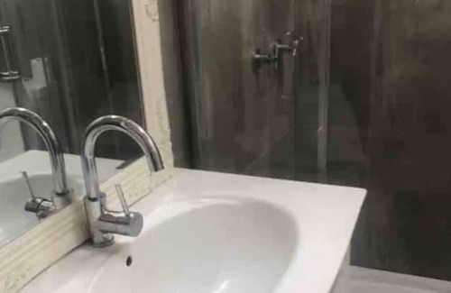 Glen Waverley Apartment | Lovely quiet space metres from parklands