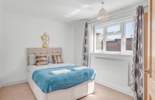 Norwich Apartment | Lovely quite 2 bedroom apartment with free parking