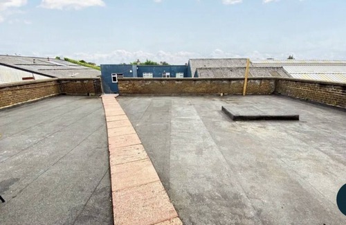 Garston Apartment | Lovely refurbished 4 bed property, with outside terrace