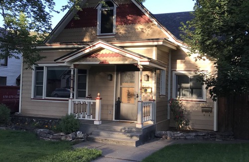 Historic Downtown Durango Apartment | Lovely remodeled apartment in historic district adjacent to downtown