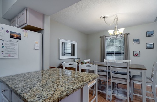 Seabrook Island House | Lovely Renovated Two Bedroom Villa! Open Kitchen! Short Ride to Beaches!