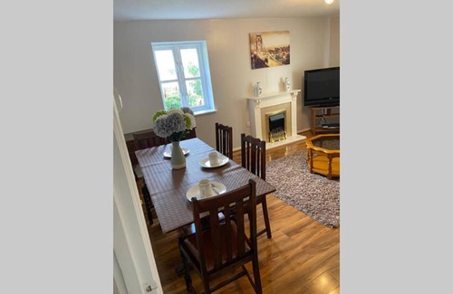Greenwich Apartment | Lovely Riverview 2 Bed apt close to O2 and Excel - Free parking