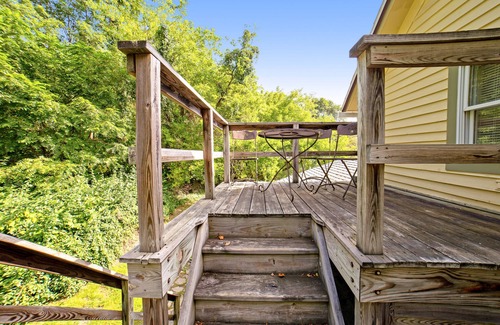 Hammondsport Apartment | Lovely Set of Studios W/ Free WiFi & Excellent Location Near Town & Attractions!