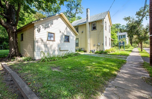 Hammondsport Apartment | Lovely Set of Studios W/ Free WiFi & Excellent Location Near Town & Attractions!